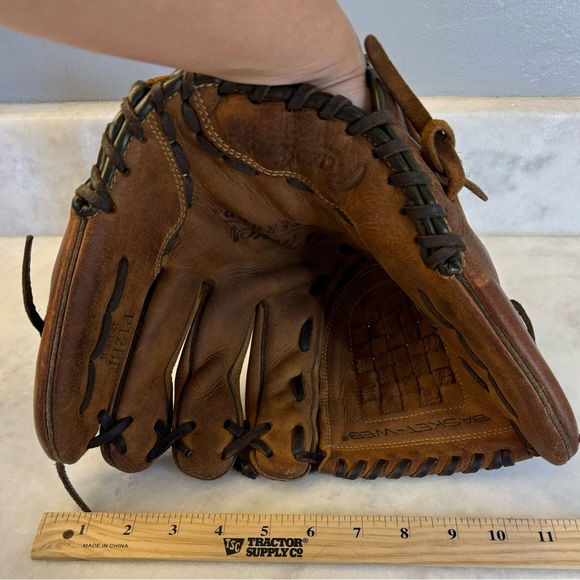 Rawlings P12BF 12” Right Hand Throw RHT Baseball Glove Brown Gently Used - Picture 11 of 13